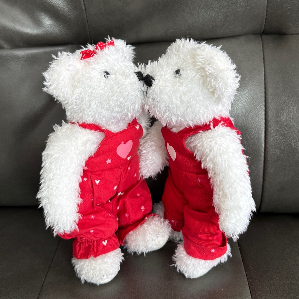 ❤️🤍Hallmark Magnetic Kissing Plush Bear set. Love Hearts Valentines